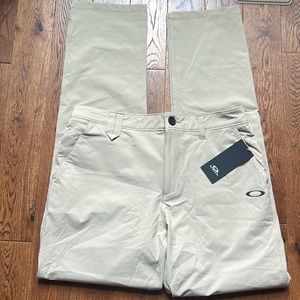 NWT Oakley Golf pants